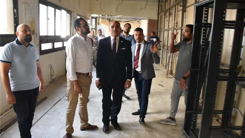 رئيس جامعة الأقصر يتفقد أعمال التشطيبات النهائية بمركز الاختبارات الإلكترونية والمكتبة الرقمية بكلية الفنون الجميلة