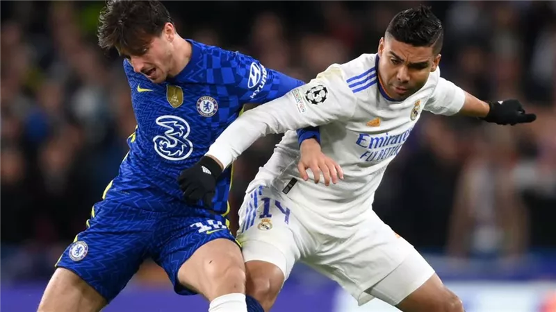 تشيلسى يراقب أزمة كاسيميرو مع ريال مدريد تمهيداً لضمه
