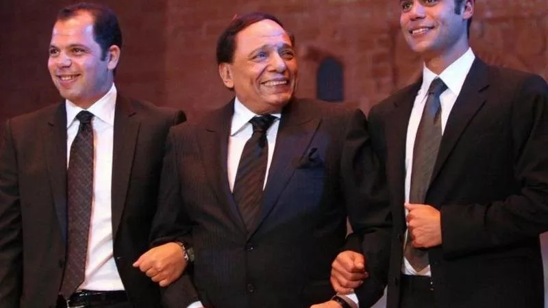 بالتزامن مع عيد ميلاده الـ 82 .. كيف يقضي الزعيم عادل إمام يومياته
