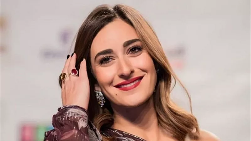 ليست إبنة خالتى .. أمينة خليل ترد على حورية فرغلي .. فيديو