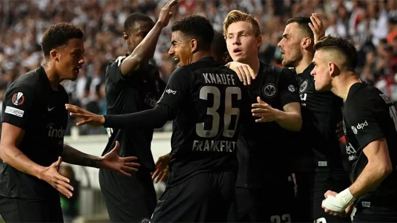 موعد مباراة آينتراخت فرانكفورت ورينجرز في نهائي الدوري الأوروبي والقناة الناقلة