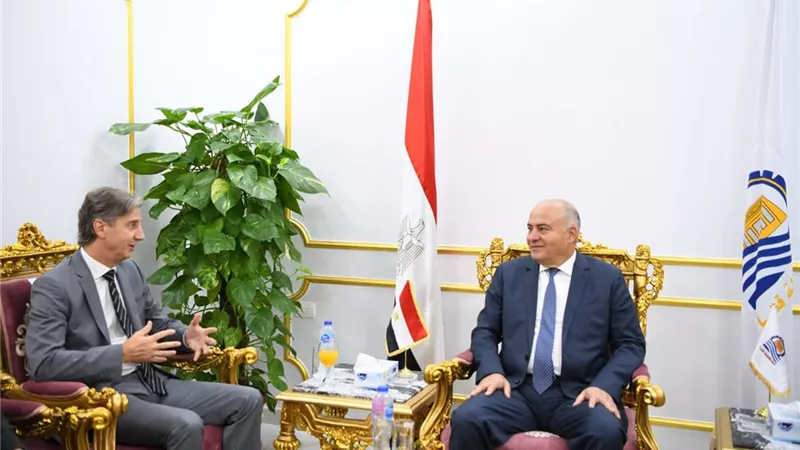 محافظ قنا يستقبل الممثل المقيم لبرنامج الأمم المتحدة الإنمائي بمصر