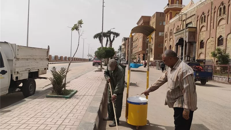 أدوات ومعدات نظافة جديدة بإسنا جنوب الأقصر