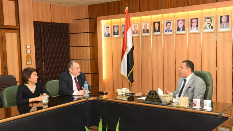 نائب رئيس جامعة أسيوط يستقبل وفد من هيئة تنمية صناعة تكنولوجيا المعلومات
