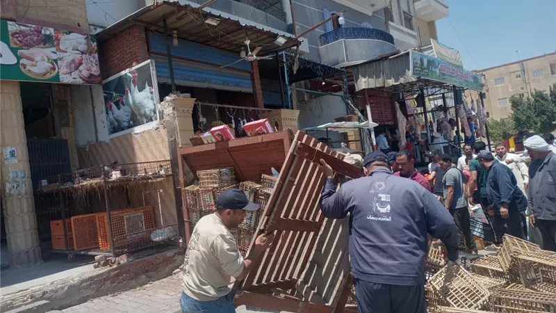 حملة مكبرة لرفع الاشغالات والتعديات وتطوير طرق المنطقة الصناعية بالعاشر