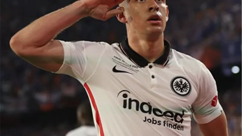 نهائى الدورى الأوروبى .. سانتوس يتعادل لفرانكفورت أمام رينجرز