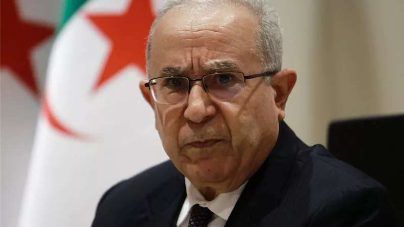 وزير الخارجية الجزائري يجري محادثات مع نظيره السعودي حول القضايا ذات الاهتمام المشترك