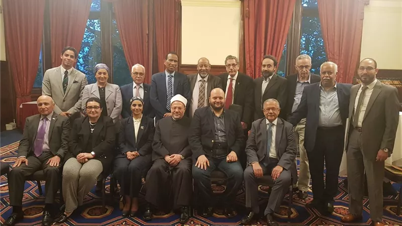 من لندن..المفتي يقترح إطلاق مبادرات لبناء وعي الشباب وربطهم بوطنهم الأم