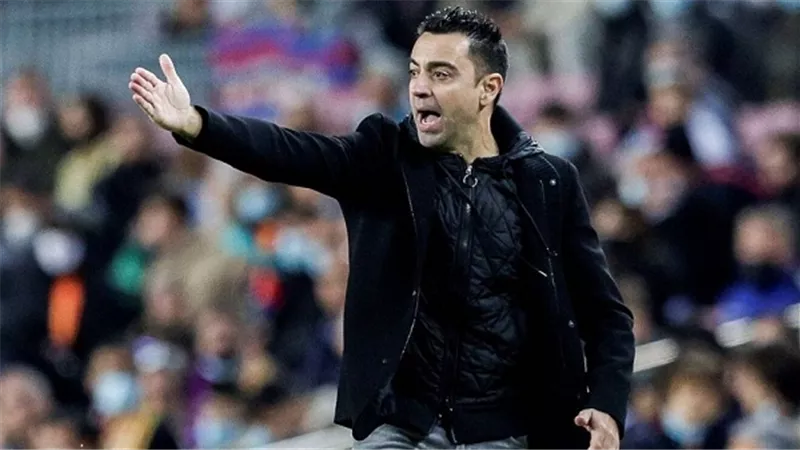 تشافى يلعب دورا مهما فى صفقات برشلونة الموسم المقبل