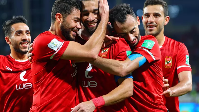 صحيفة مغربية تكشف عن حكم لفاء الأهلي والوداد فى نهائى دورى ابطال افريقيا