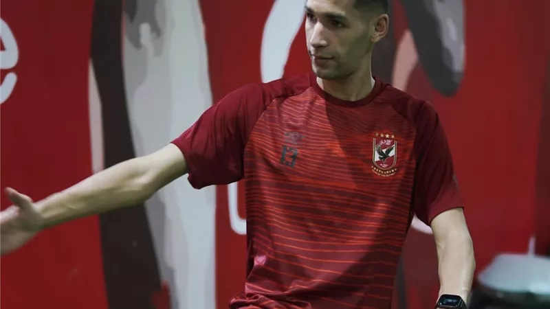 بدر بانون يظهر فى تدريبات الاهلى ويؤدي جلسة في «الجيم»