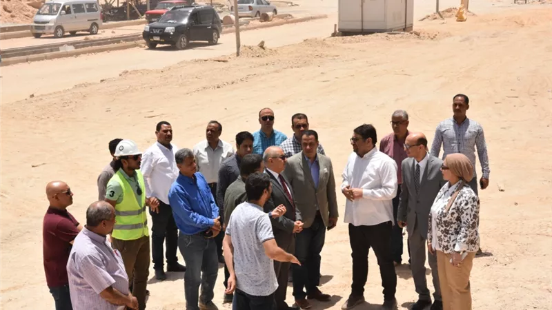 رئيس جامعة أسيوط يشيد بحجم العمل الجارى لإنشاء مقر كلية التربية للطفولة المبكرة