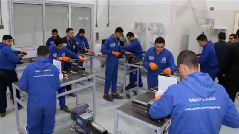 هام لطلاب الإعدادية.. ٣٧ مدرسة بديلة عن الثانوية العامة