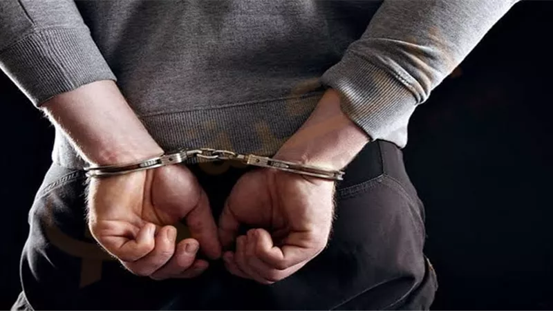 بأسلوب التسلق وكسر الباب.. القبض على لص سرق المنازل بالتجمع الخامس
