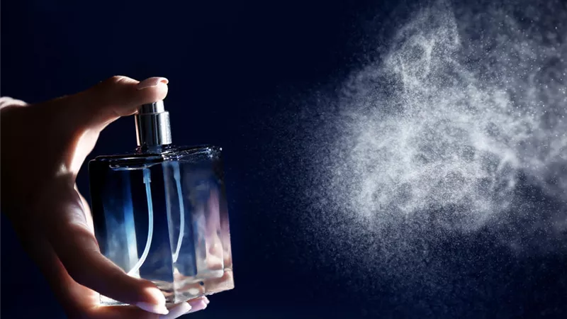 تعرف إيه عن صلاحية البرفانات.. كيف نتأكد من مدة صلاحية العطور ووقت انتهائها؟