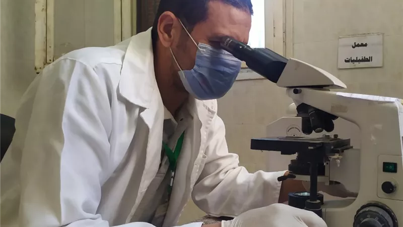 علاج ١٨٩٥مواطناُ في قافلة 