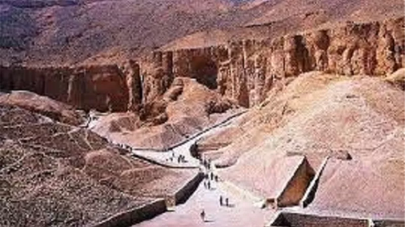لجنه تسويق السياحة الثقافية تطالب بفتح البر الغربي ليلا للزيارة