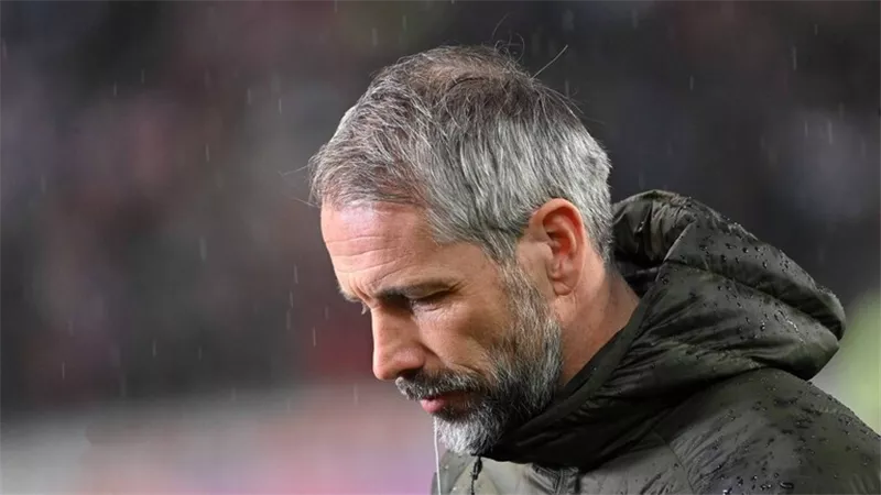 بوروسيا دورتموند يعلن اقالة مدربه ماركو روز