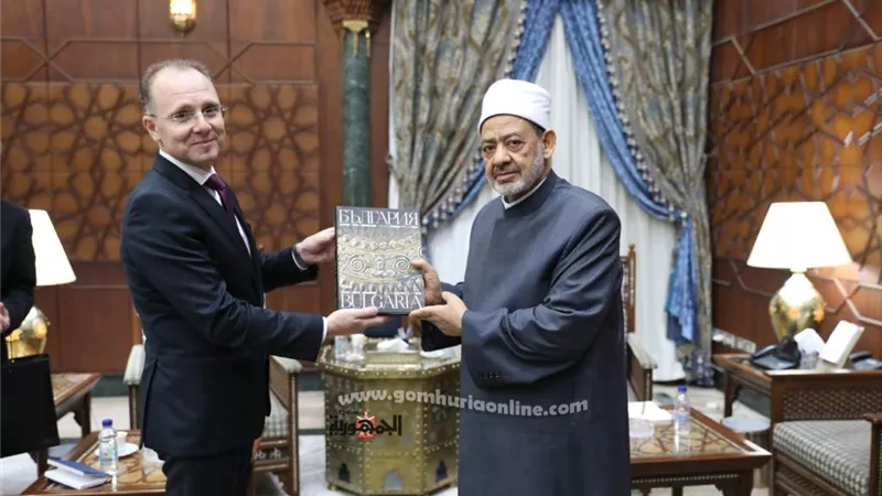 الإمام الأكبر: سيظل الأزهر منارة للعلم ومحافظا على الشريعة وعلوم اللغة