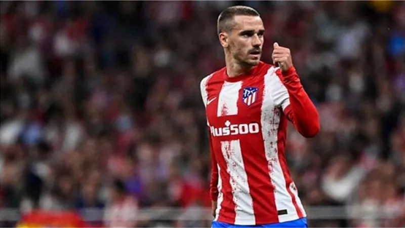 رئيس اتلتيكو مدريد يكشف موقف جريزمان من الانتقال الى برشلونة