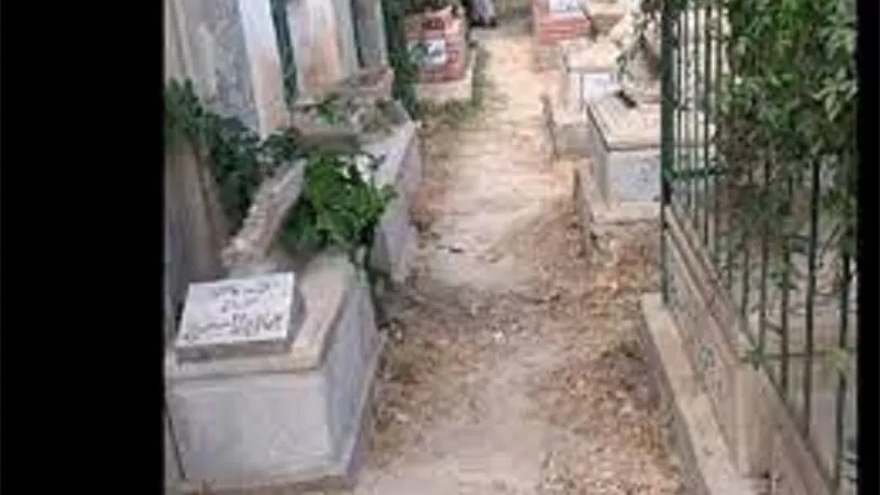 اغلاق باب مدفن الراحل سمير صبرى بمثواه الاخيرة