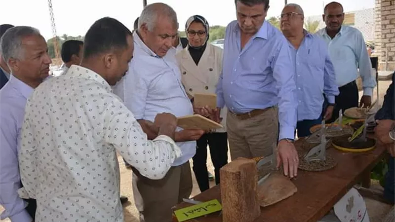 الزملوط : إنشاء مصنع لتدوير المخلفات الزراعية الى اعلاف حيوانية بالداخلة