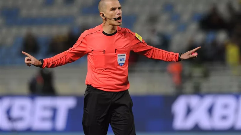 رسمياً.. فيكتور جوميز حكما لمواجهة الأهلي والوداد فى نهائي دوري أبطال أفريقيا