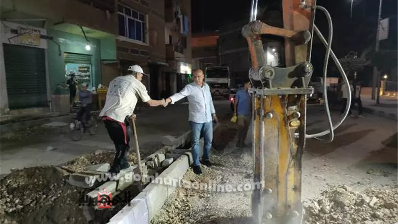 رئيس مدينة بركة السبع يتابع أعمال النظافة ورفع الكفاءة بالطريق السريع أمام مدخل أبومشهور