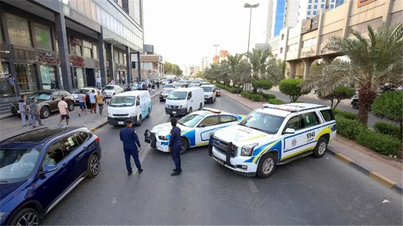 لزيادة دخلها.. معلمة الكيمياء تحترف التسول