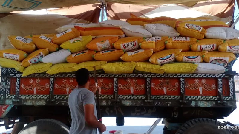 ضبط 8 أطنان قمح محلي بمخزن حجبها تاجر عن التوريد لبيعها بالسوق السوداء بكفر الشيخ