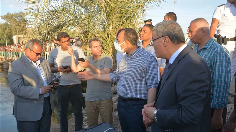 محافظ المنيا يتابع تداعيات حادث انقلاب ميكروباص بترعة الابراهيمية