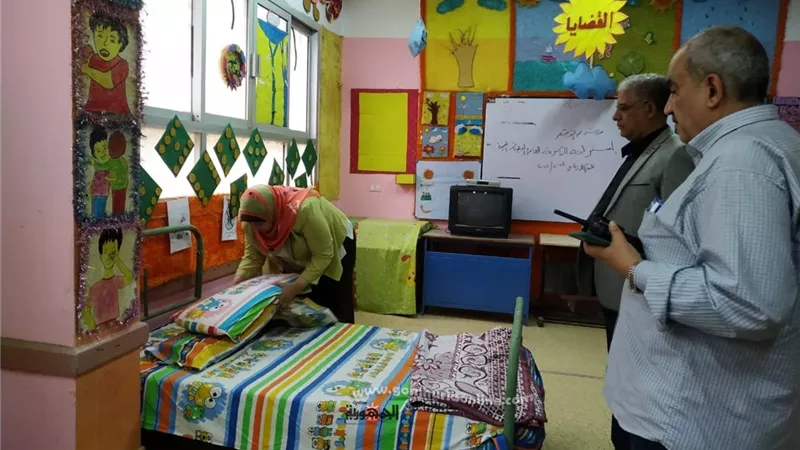 وكيل وزارة التعليم بالمنوفية تتفقد إستراحات المشاركين في إمتحانات الدبلومات والثانوية العامة.. صور