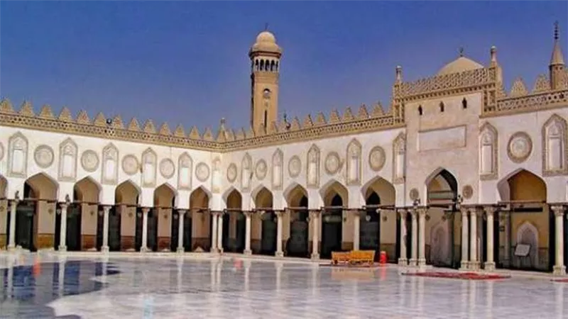 12 رواق للمصريين بالجامع الأزهر .. تعرف عليهم