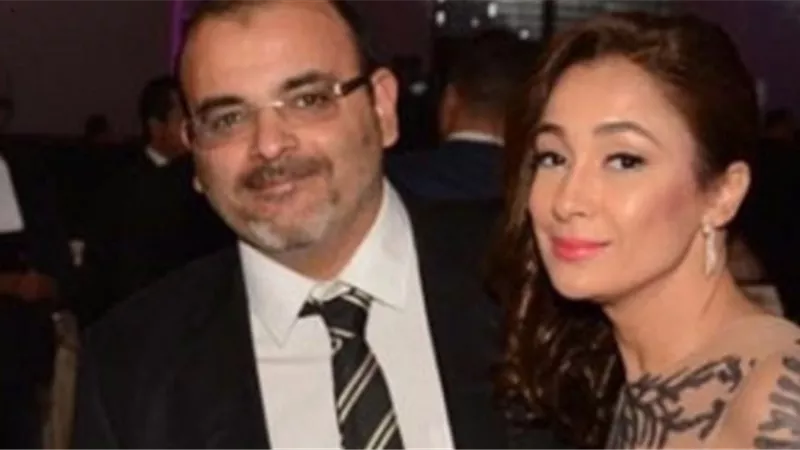 بكلمات رومانسية ..أيمن بهجت قمر يهنئ زوجته بعيد ميلادها