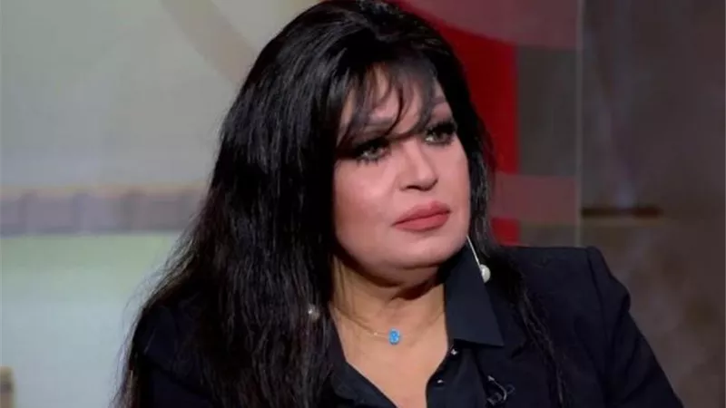 بالفيديو .. فيفي عبدة تعود للقاهرة بونش