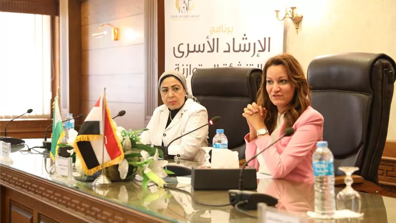 مقررة القومى للمرأة بالجيزة تستعرض جهود المجلس فى مبادرة تنمية الاسرة المصرية