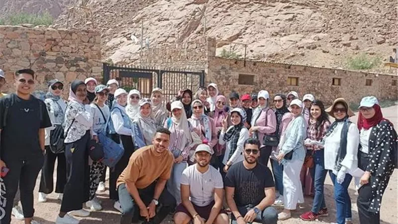 طلاب جامعة القناة في رحلة علمية لمحميات سانت كاترين ونبق ..صور