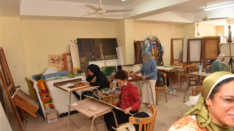 نائب رئيس جامعة أسيوط يتفقد انتظام أعمال أمتحانات الفصل الدراسي الثاني