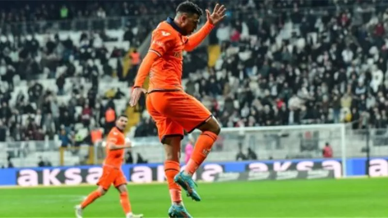 تريزيجيه يقود باشاك شهير للفوز على بطل الدوري التركي بثلاثية