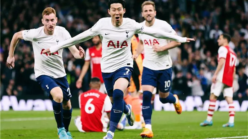 توتنهام يهزم نوريتش سيتى بخماسية ويتأهل لدورى ابطال أوروبا