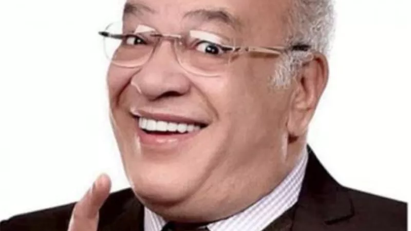 صلاح عبد الله يشارك جمهور بصورة مع محمد إمام