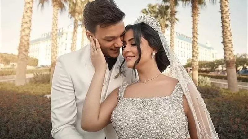 شاهد.. حودة بندق يشعل مواقع التواصل الإجتماعي بصور من حفل زفافه