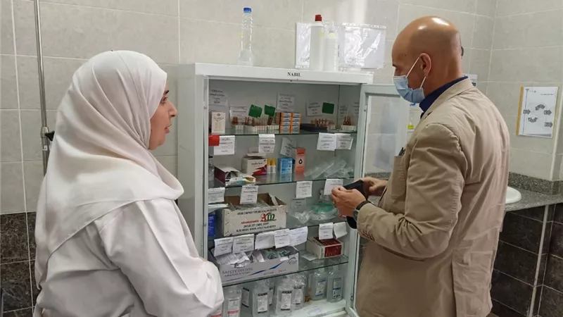 وكيل وزارة الصحة يتفقد سير العمل بمركز الأمراض التنفسية بالعاشر