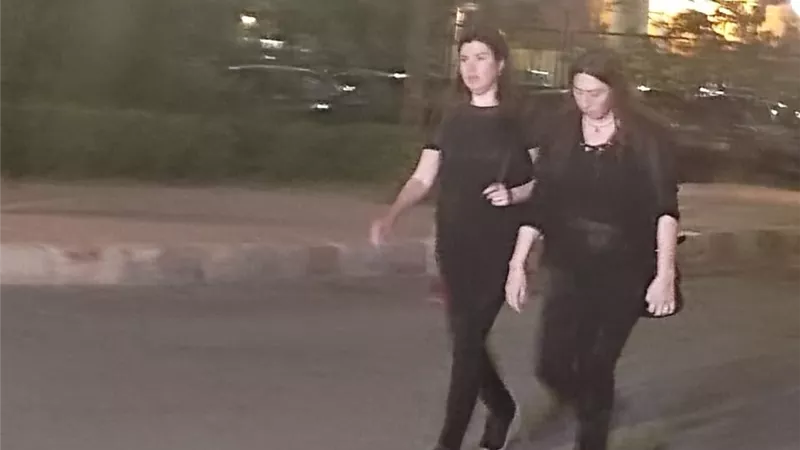 رانيا فريد شوقى وامل رزق ونهال عنبر فى عزاء سمير صبرى .. صور