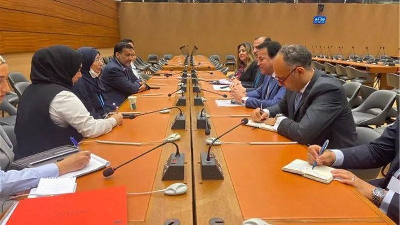 القائم بأعمال وزير الصحة يلتقي بنظيرته القطرية لبحث التعاون في القطاع