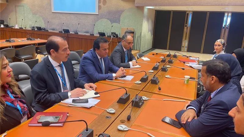 عبدالغفار يبحث فتح مجالات للاستثمار بين مصر وقطر في القطاع الصحي