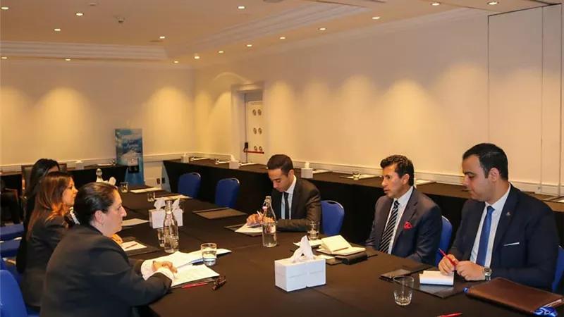 وزير الشباب يستعرض إسهامات الوزارة فى تحضيرات قمة المناخ