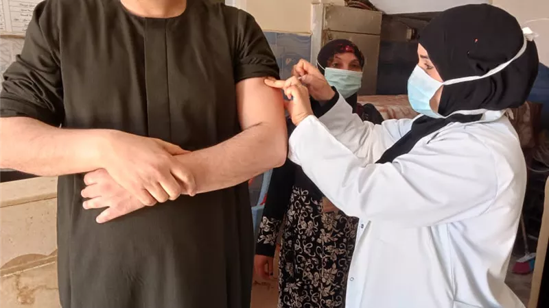 محافظ الجيزة : تطعيم ١٠٠ الف مواطن ضد فيروس كورونا خلال حملة 