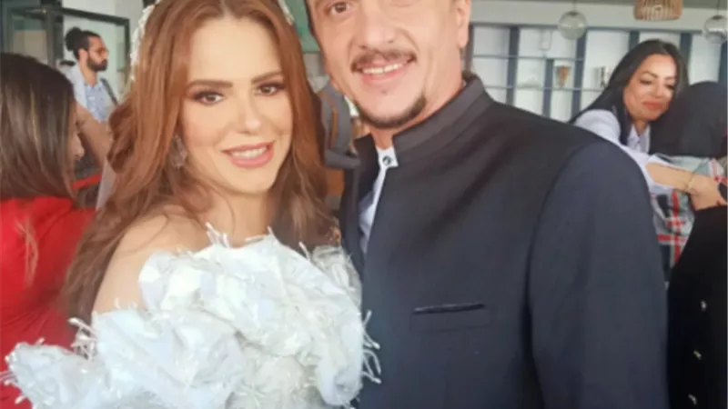 دنيا عبد العزيز ..تحتفل بأول عيد ميلاد لزوجها