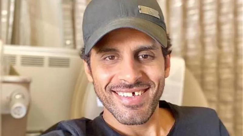 حمد ى المرغنى يظهر مع عمرو يوسف و الرداد وبدر _صورة